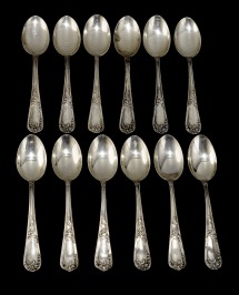 SET OF SPOONS