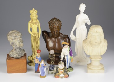 Set of souvenir statuettes