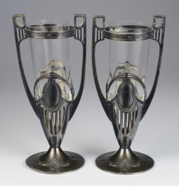 A pair of vases [Německo, Geislingen, Württembergische Metallwarenfabrik]