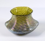 Secesní váza s optickým dekorem []