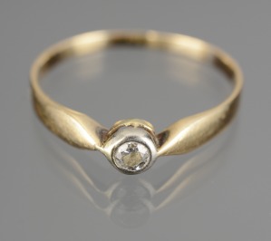 RING WITH A DIAMOND
