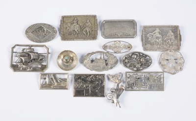 Collection of brooches - 14 pieces