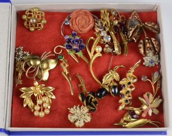 Collection floral brooches - 20 pieces