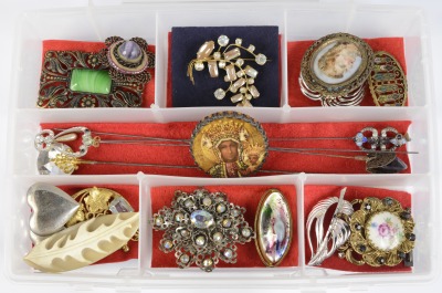 Collection of bijou jewellery