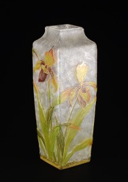 Váza s orchidejemi