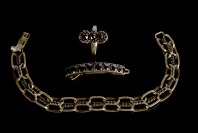 Set of jewelery with Bohemian garnets []