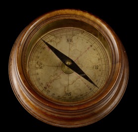 Stolní kompas