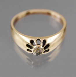 Gold ring with Rose Cut Diamond