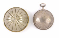Silberne Taschenuhr mit zwei Übergehäusen []