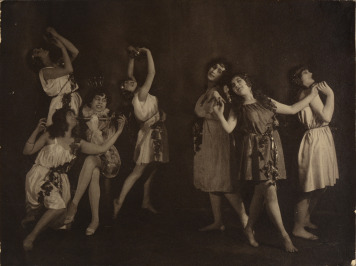 Ervína Kupferová with Dancers [František Drtikol (1883-1961)]