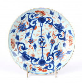 Porcelánový talíř ve stylu ,,čínské Imari"