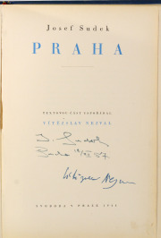 Praha s podpisy Josefa Sudka a Vítěslava Nezvala [Josef Sudek (1896-1976), Vítězslav Nezval (1900-1950)]