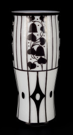 Váza s leptaným dekorem [Josef Hoffmann (1870-1956)]