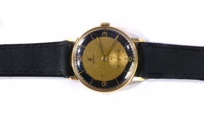 Zlaté náramkové hodinky Sigma