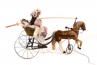 Vozík, koník a panenka