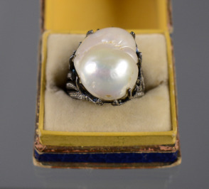 Silver Ring with a Pearl