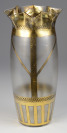 Vase mit Golddekor []
