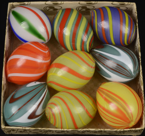 Soubor dekorativních skleněných vajíček