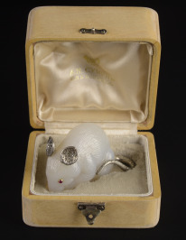 Agate Mouse with Diamonds