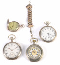 Čtveřice stříbrných kapesních hodinek []