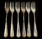 Set of Silver Cutlery []