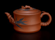 Tea Pot by Zhu Kexin 朱可心  []