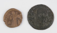 Dvojice bronzových mincí