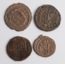 Čtveřice bronzových mincí []