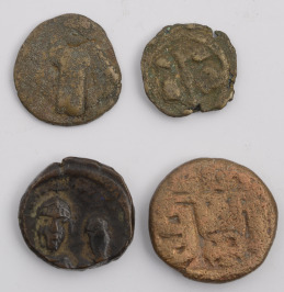 Soubor čtyř bronzových mincí