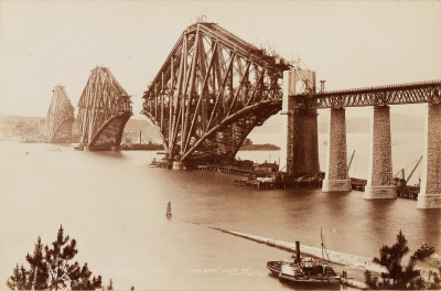 Zwei Fotografien vom Bau: the Forth Bridge [John Patrick (1830-1923)]
