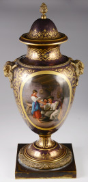 Decorative historicizing vase